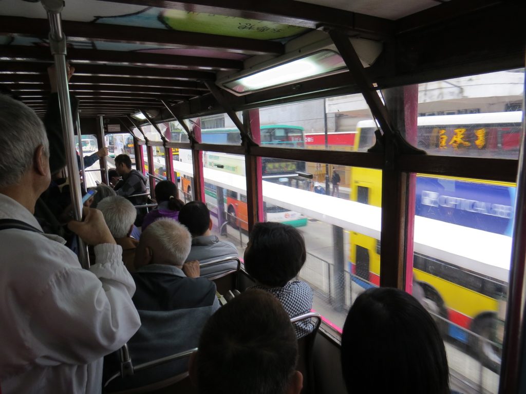 Intérieur du tramway à Hong Kong