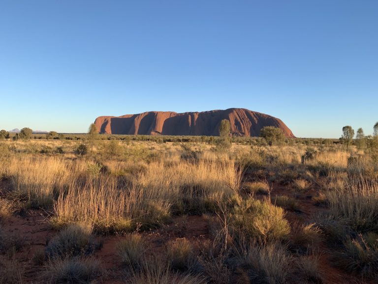 Lever de soleil sur Uluru