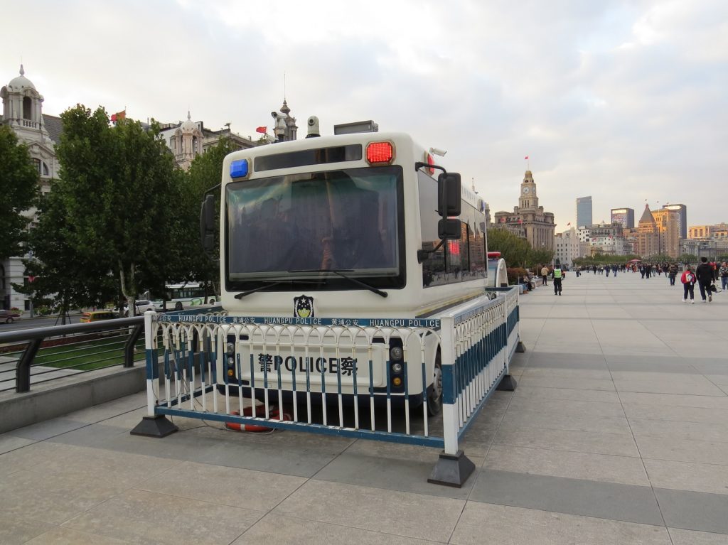 Voiture de police au Bund