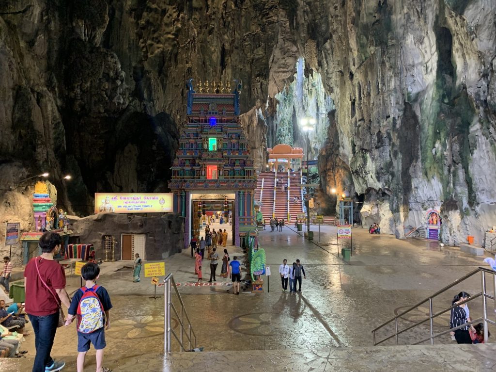 Intérieur des grottes de Batu