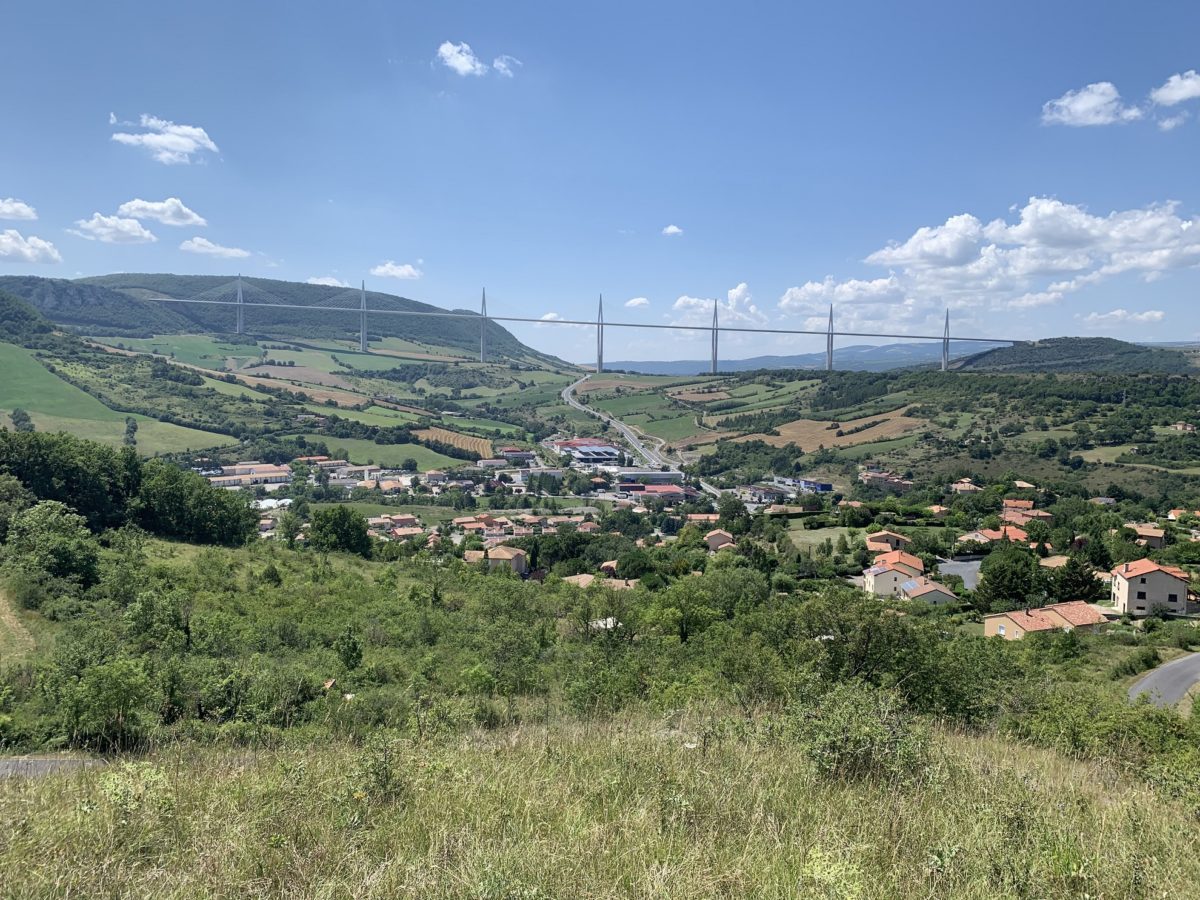 Vue sur le viaduc depuis les hauteurs de Creissels