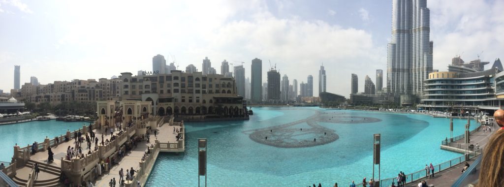 Dubai Fountain depuis le balcon du magasin Apple