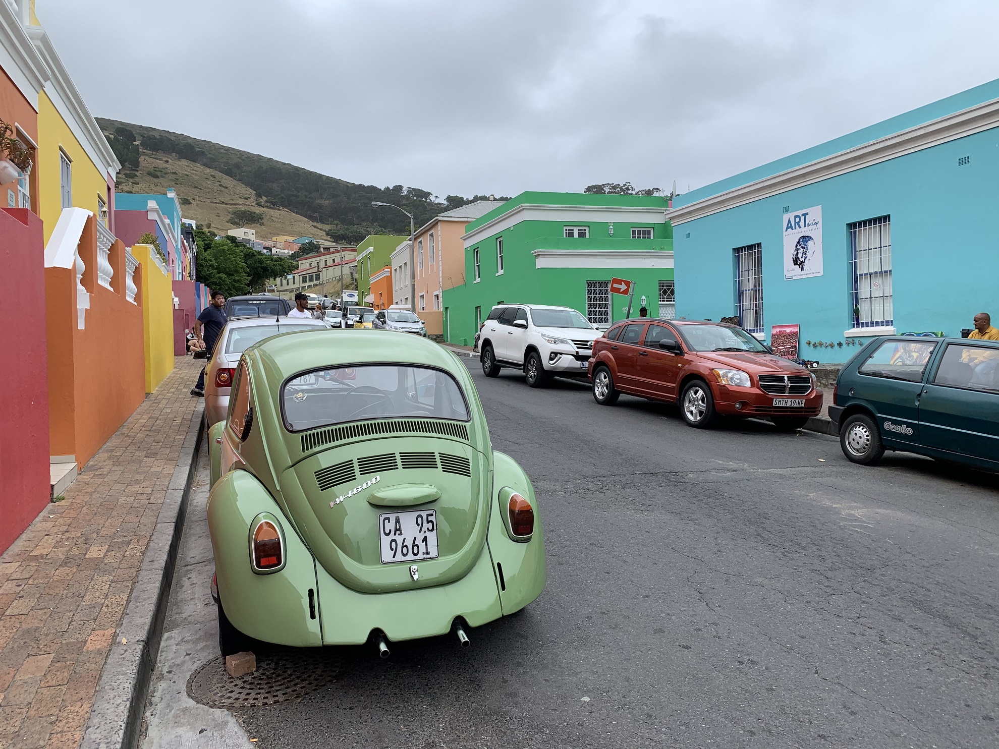 Voitures garées sur Wale Street