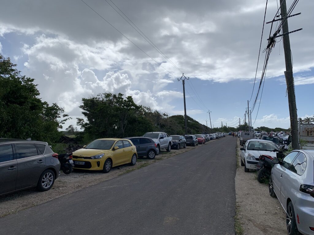 Parking des voitures lors du tournoi