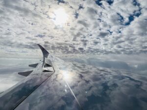 Avion : comment limiter son empreinte carbone ?