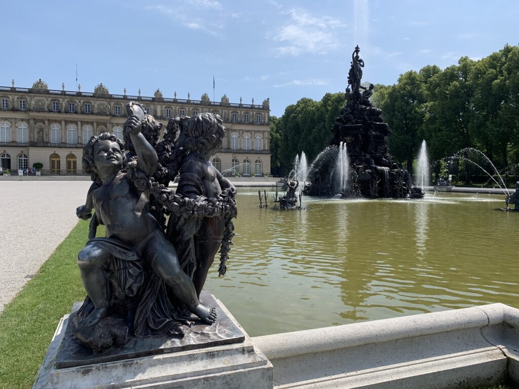 Détail d'une statue dans le parc du château de Herrenchiemsee