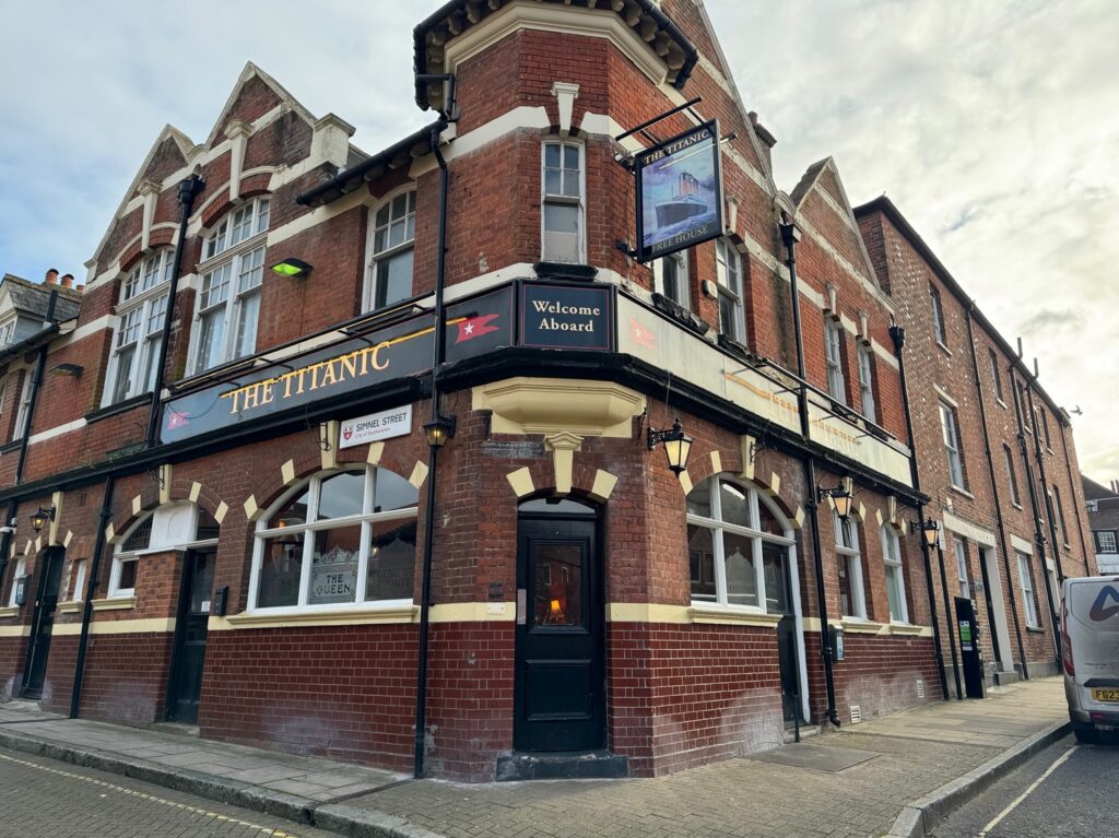 La façade du pub The Titanic