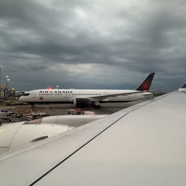 Un Boeing 787 d'Air Canada à l'arrivée à Montréal