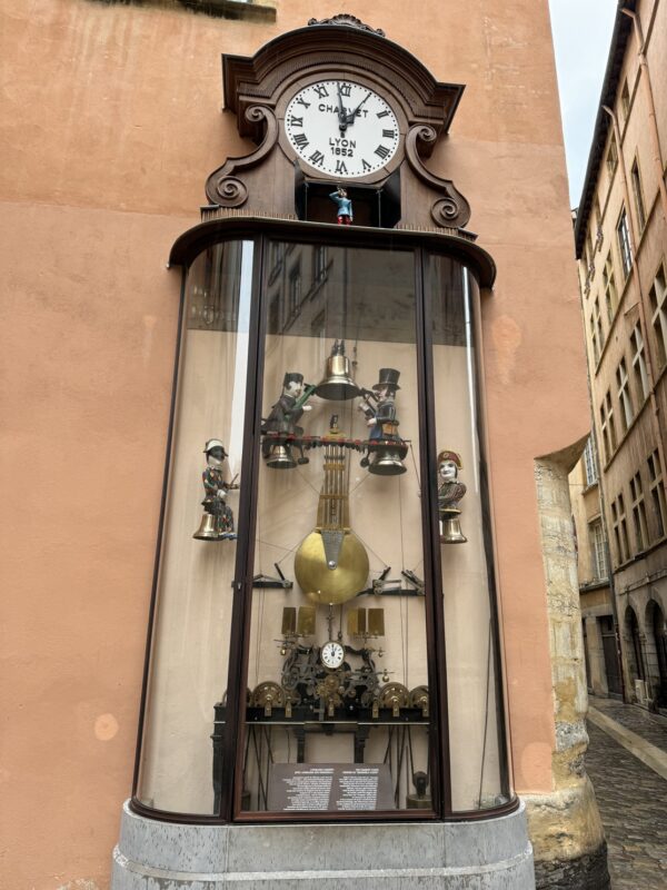 Vue sur l'horloge Charvet