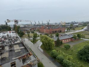 Vue sur les anciens chantiers navals depuis la terrasse du musée