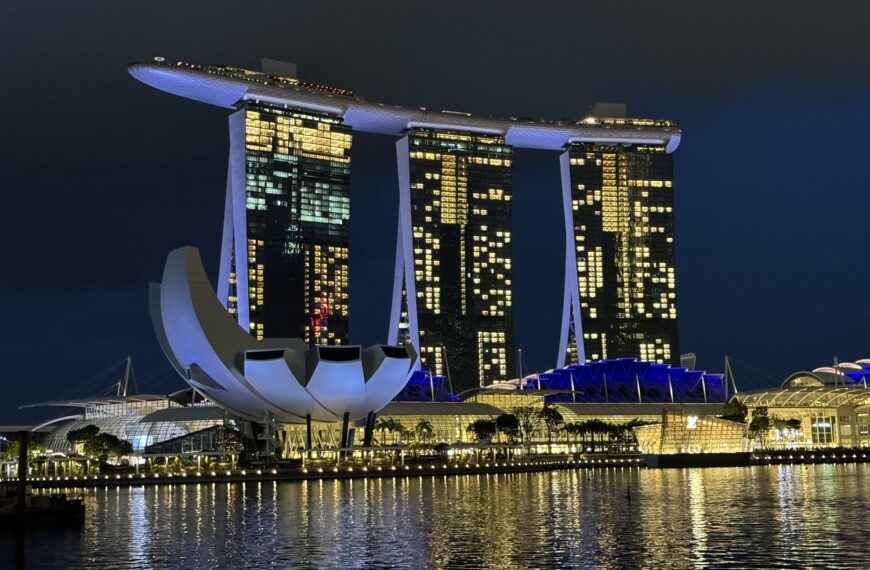 L'hôtel Marina Bay Sands de nuit