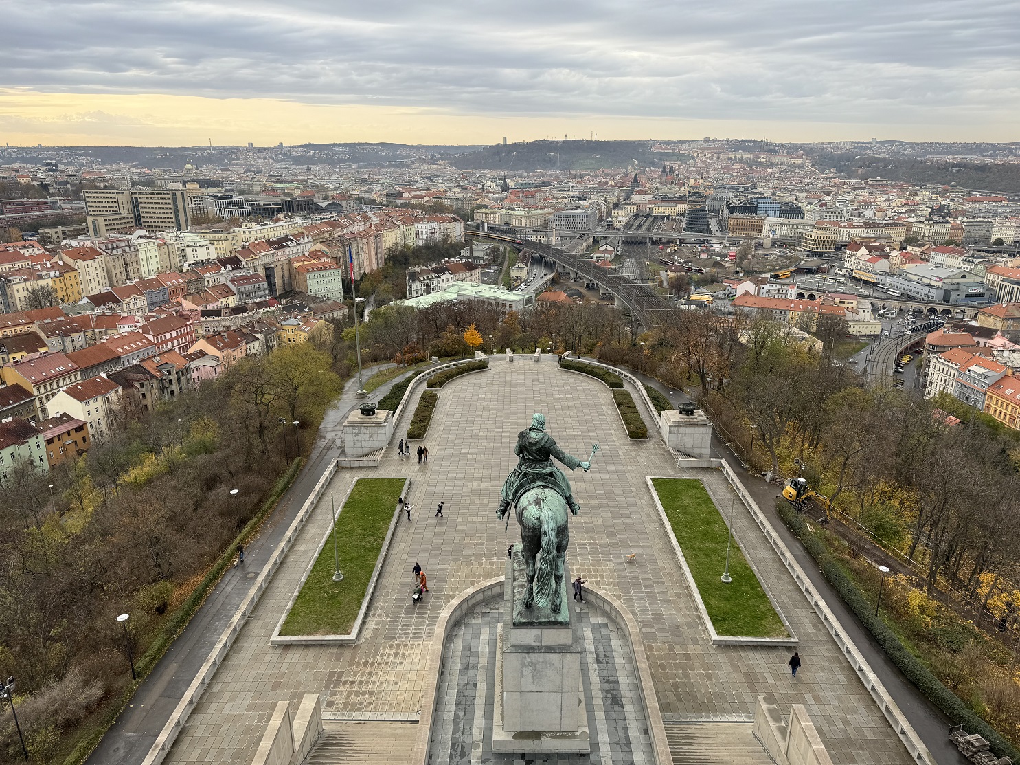La terrasse au sommet du mémorial de Vítkov (accès gratuit) offre une vue dégagée sur Prague