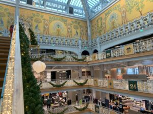 La vue depuis l'escalier monumental de la Samaritaine