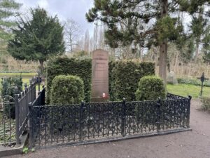 La tombe de Hans Christian Andersen au cimetière d'Assistens Kirkegård, à Copenhague