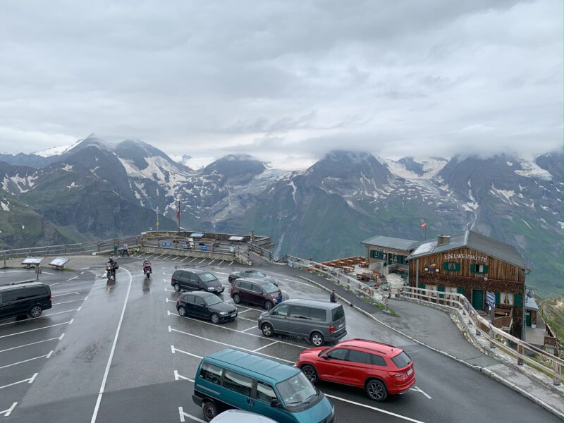 Le parking au sommet de l'Edelweissspitze sur la route du Grossglockner