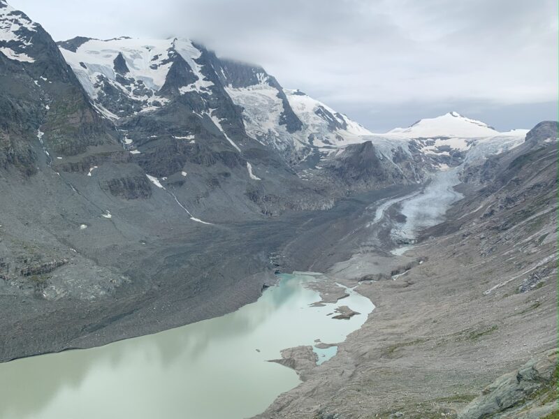 La vue sur le Glacier Pasterze en août 2020