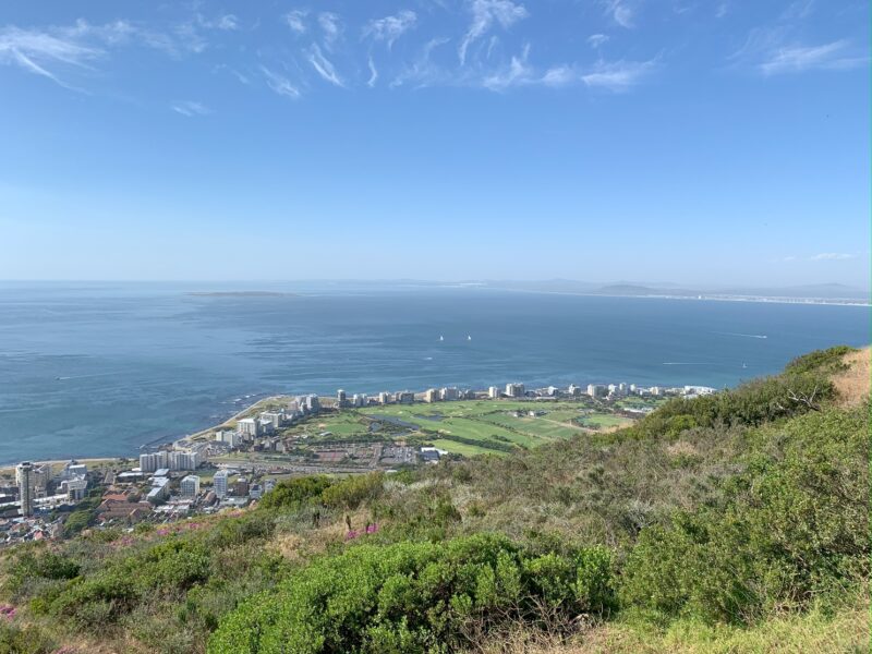 La vue sur Green Point et Robben Island depuis Signal Hill