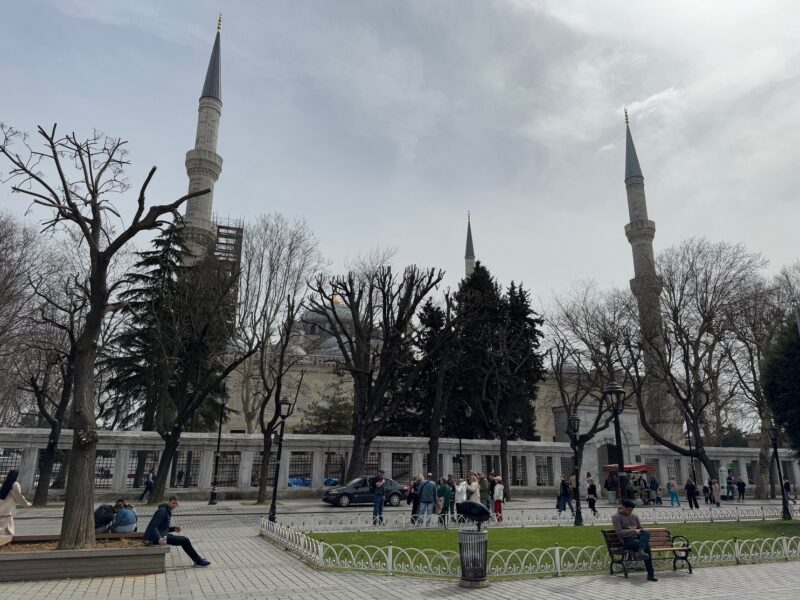 La Mosquée Bleue vue depuis la place Sultanahmet, où se trouvait l'ancien Hippodrome de Constantinople