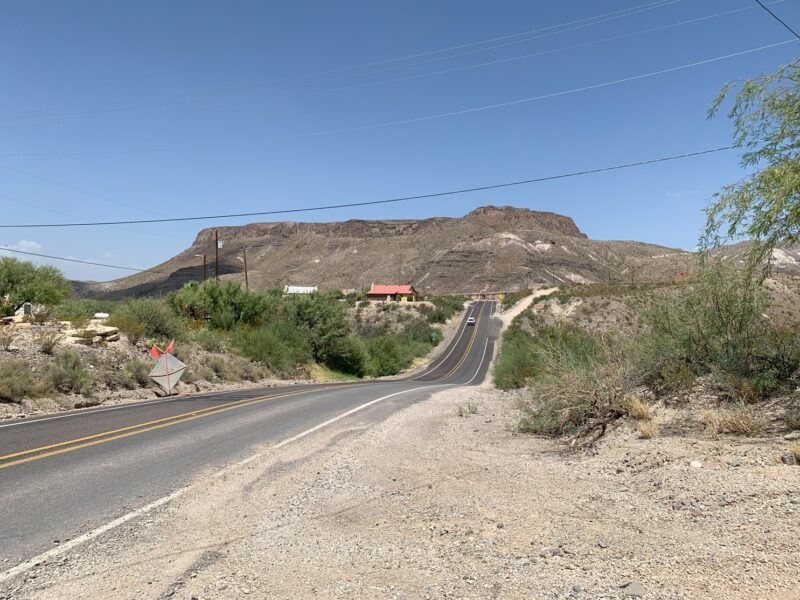 La River Road au niveau du village de Lajitas, au Texas