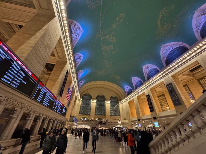 Vue sur le grand hall de Grand Central Station, avec son célèbre plafond céleste (Les Signes du Zodiaque) signé de l'artiste français Paul Helleu