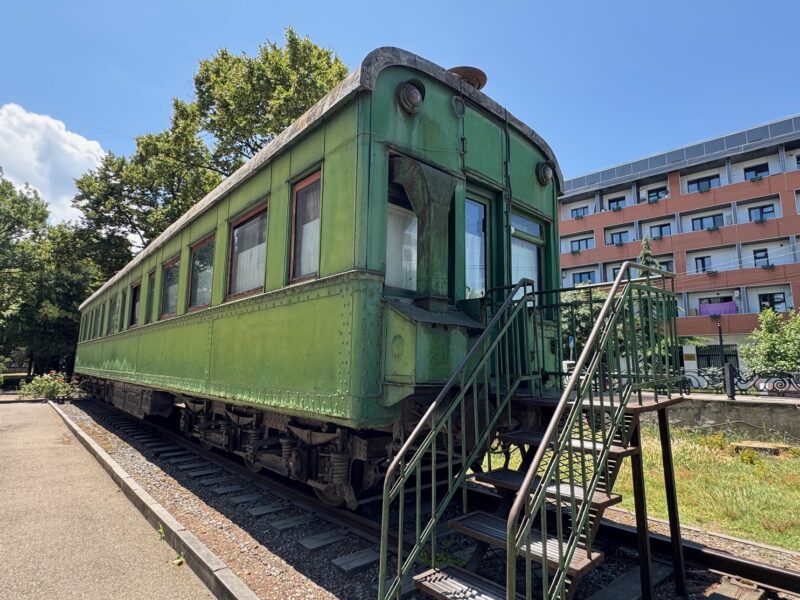 Vue extérieure du wagon blindé de Staline, exposé au musée Staline à Gori (Géorgie)