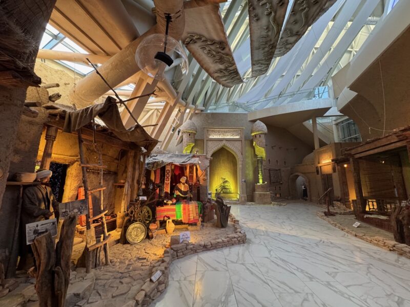 Comme souvent dans les musées kazakhs, les salles du musée Yasawi exposent de nombreux dioramas de la vie quotidienne d'autrefois