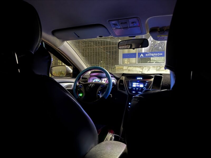 L'intérieur de la Hyundai qui me ramènera à Astana en taxi