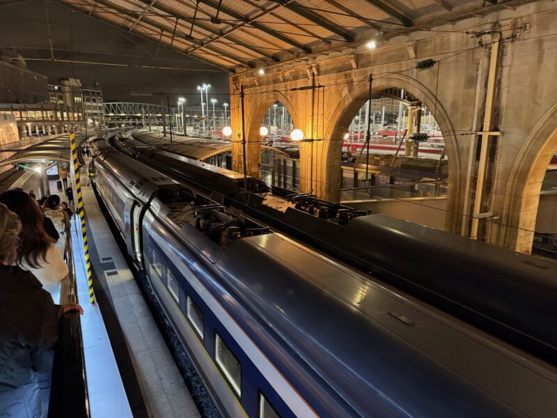 L'accès aux quais des trains Eurostar vers Londres, à Gare du Nord à Paris