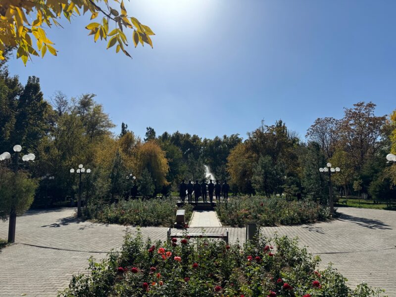 Le Parc central de Chimkent est un lieu de promenade particulièrement agréable à cette saison, en particulier après le froid glacial rencontré à Astana !