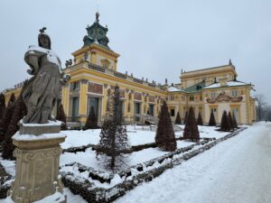 Avec son architecture baroque et ses vastes jardins, le Palais de Wilanów est une sorte de château de Versailles polonais !