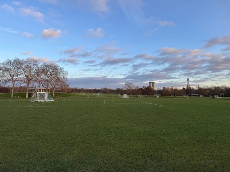 Regent's Park est l'un des neufs parcs royaux de Londres, aujourd'hui rempli de terrains de tous les sports dont les Britanniques raffolent !