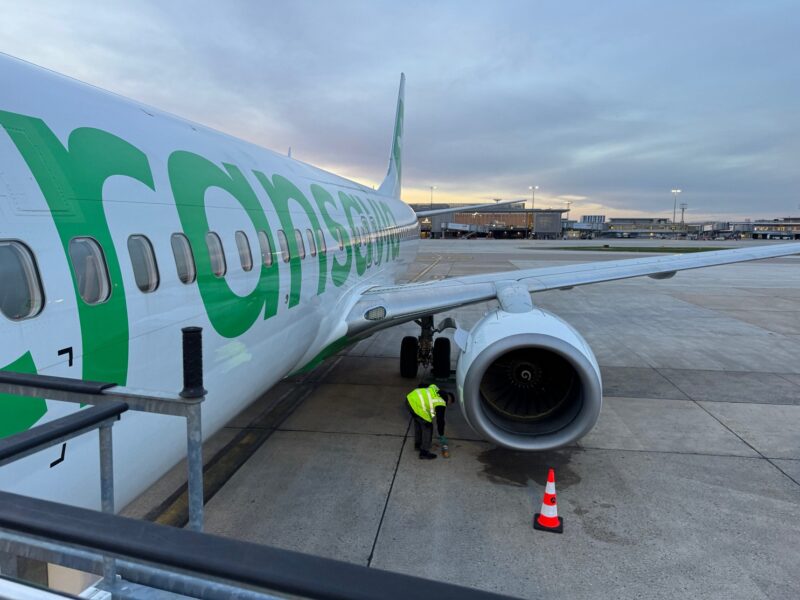 Notre Boeing 737-800 de Transavia, lors du débarquement au large à notre arrivée à l'aéroport de Paris-Orly