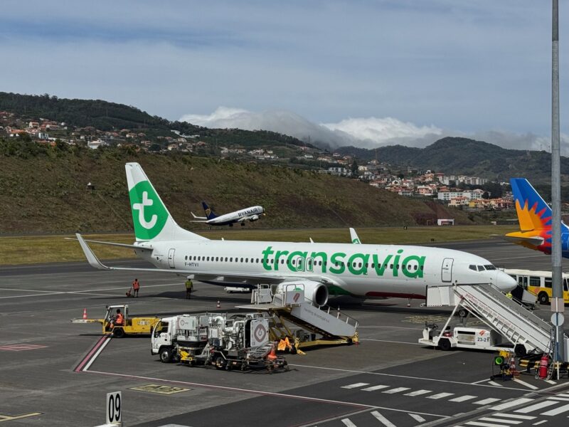 Le Boeing 737-800 de Transavia (immatriculé F-HTVI) qui nous ramènera à Paris depuis Funchal cet après-midi
