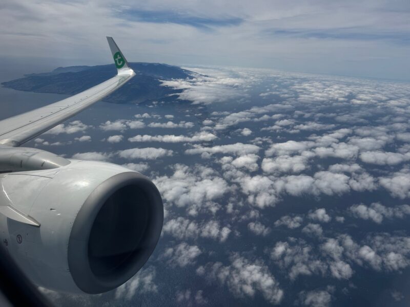 Une dernière vue sur l'île de Madère, depuis le hublot de notre Boeing 737-800