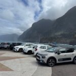 Ma voiture de location garée au parking de la plage de Seixal, au nord de l'île de Madère (Portugal)