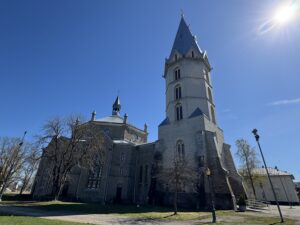 L'extérieur de l'église Saint-Alexandre de Narva (Estonie)