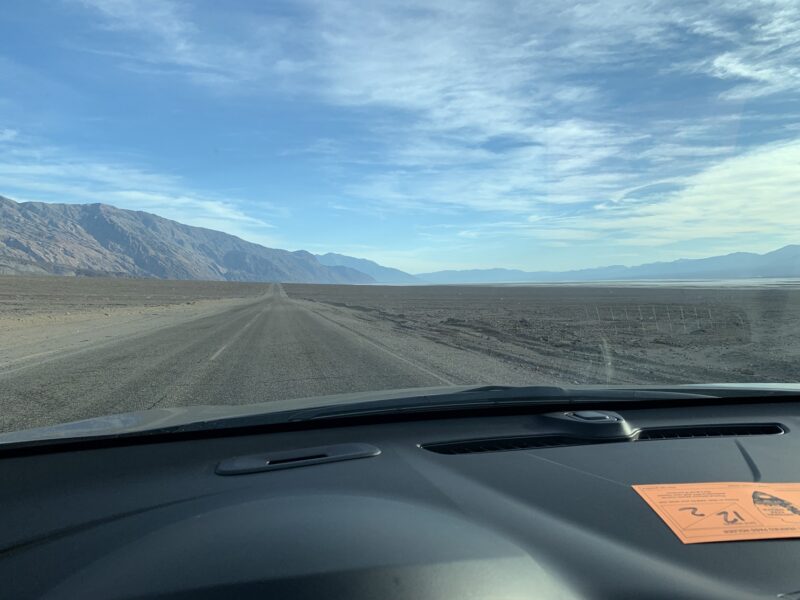 En route vers Badwater Basin, dans le parc de la Vallée de la Mort...