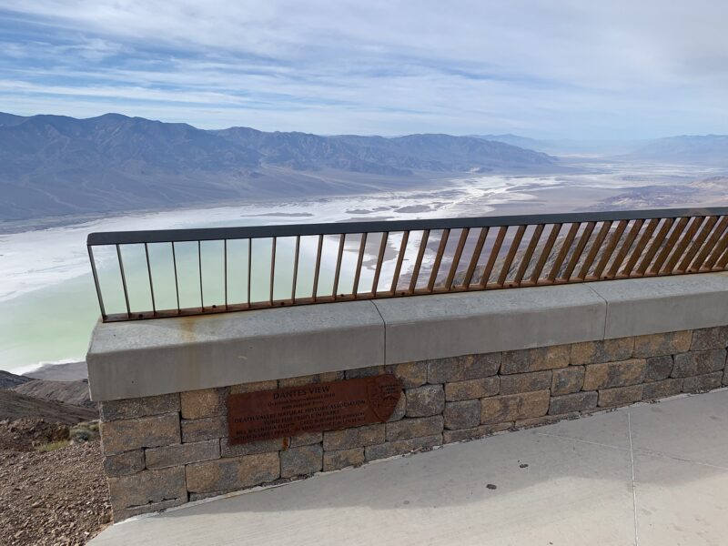 La vue sur Badwater Basin depuis Dante's View, dans le parc national de la Vallée de la Mort