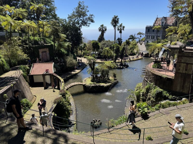 L'un des points de vue emblématiques dans les jardins de Monte Palace, sur les hauteurs de Funchal (Madère, Portugal)