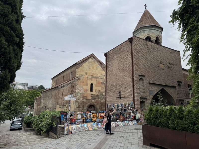 La basilique Anchiskhati est la plus ancienne église encore debout à Tbilissi