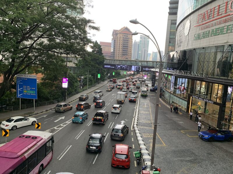 Jalan Raja Chulan, l'avenue principale qui traverse le quartier de Bukit Bintang à Kuala Lumpur (Malaisie)