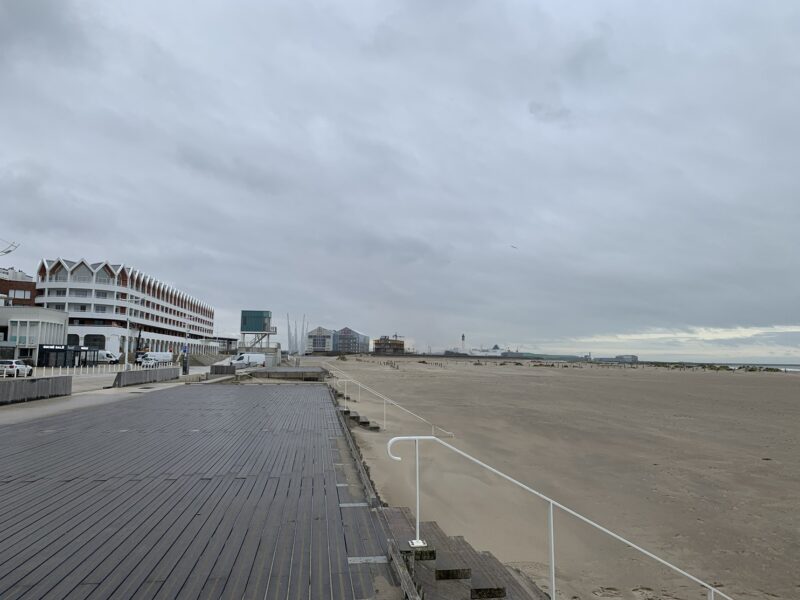 La grande plage de Malo-les-Bains, tout près de Dunkerque, par une grise journée de novembre (en été, c'est parfois mieux !)