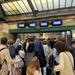 Un premier filtre limite l'accès aux seuls passagers Eurostar dont c'est l'heure d'arrivée recommandée