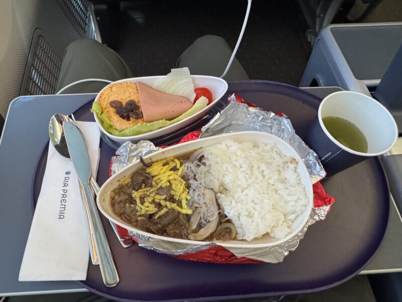 Le repas servi à bord de mon vol Air Premia entre Tokyo et Séoul (YP734), en juin 2026