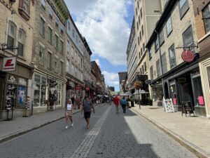 La rue Saint-Jean est la principale rue commerçante du Vieux-Québec