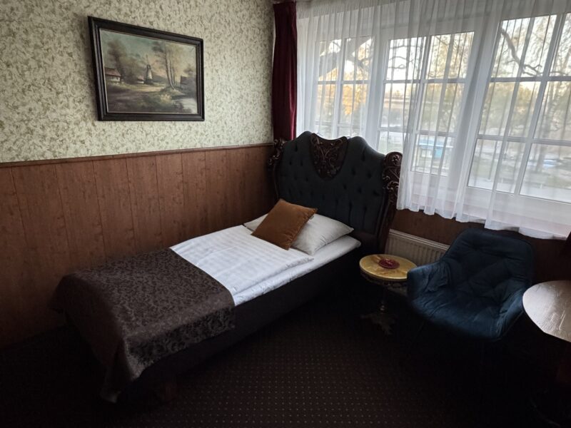 Ma chambre solo au Hansa Hotel à Tartu, où j'ai passé la nuit
