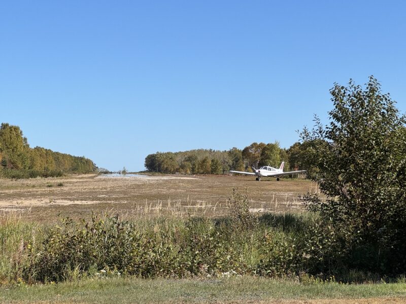 La piste du petit aérodrome des Grandes-Bergeronnes